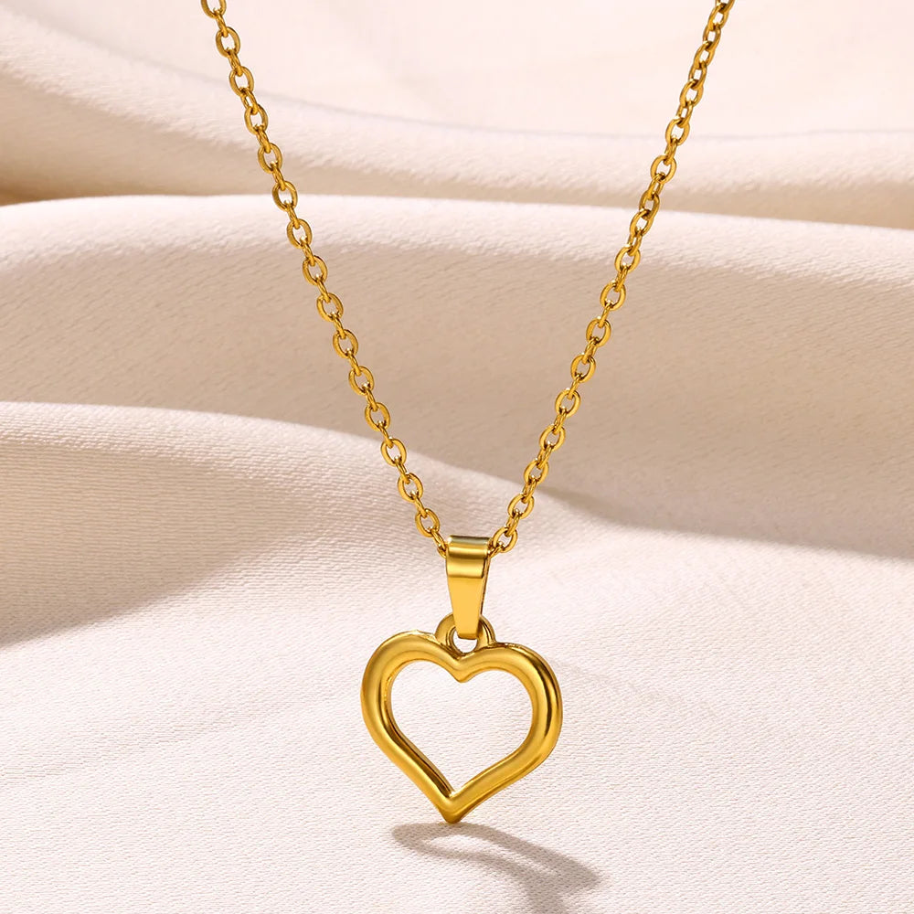 Stainless Steel Love Heart Necklace For Women 2023 New Trendy Lip Chain Simple Pendant Necklace Jewelry Gift Wholesalers